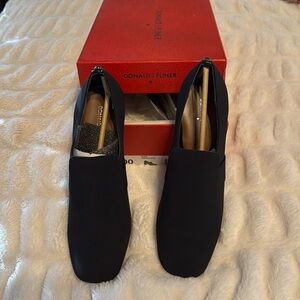 Donald J Pliner black heels size 10N NWT